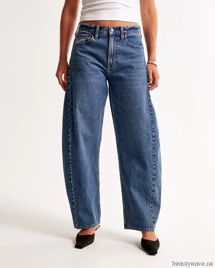 Le persone di moda con buon gusto sono attratte da questi stili di denim trendy per l'autunno 2025.