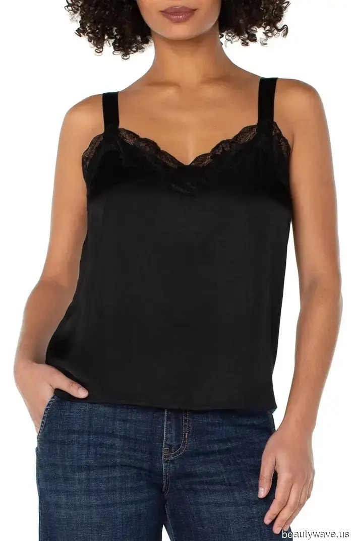 Spero tu abbia salvato questo top da uscita perché è tornato ed è più chic che mai.