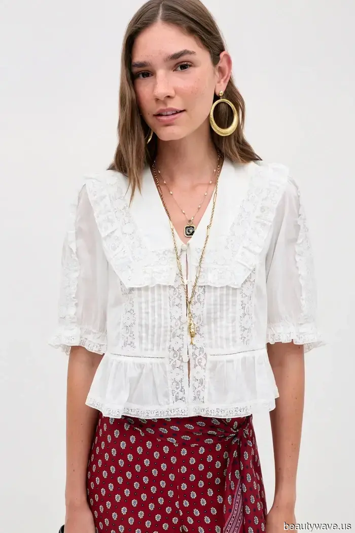 Minimalists and maximalists concur: this is the most stylish approach to wearing color.