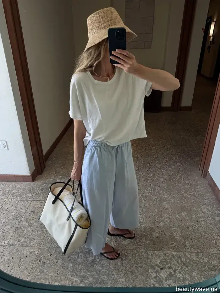 No Skinny Jeans in Sight—European It Girls Are Aware That These 4 Pant Trends Are Essential for Stylish Looks