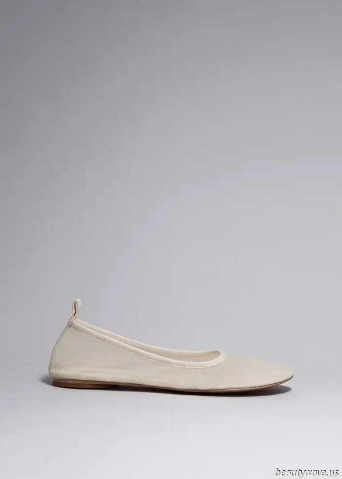 Vergiss es, versucht es gar nicht erst—J. Law trägt nur das bequeme Set und Ballerinas, die ich auch gerade tragen möchte.