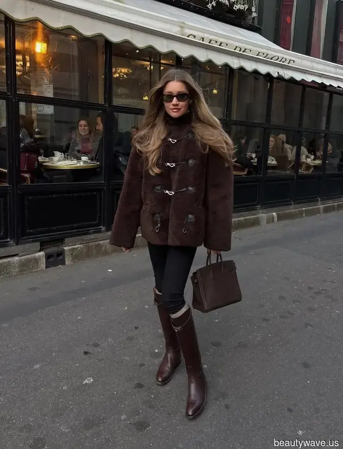 If you aim to look wealthy and stylish in leggings next year, wear them in this specific way.