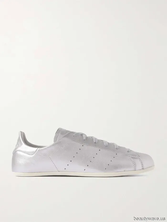 Certainly, while all shoes pair well with black jeans, these five colors stand out as the most visually appealing.