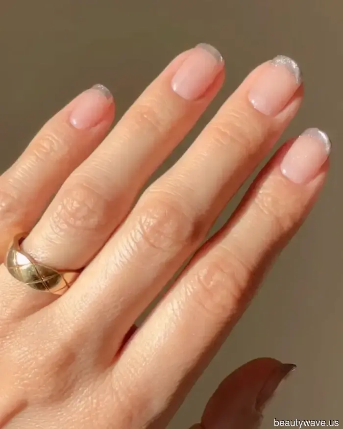 Hailey Bieber's Velvet Snowflake Manicure is the style I'm planning to get at the salon this November.