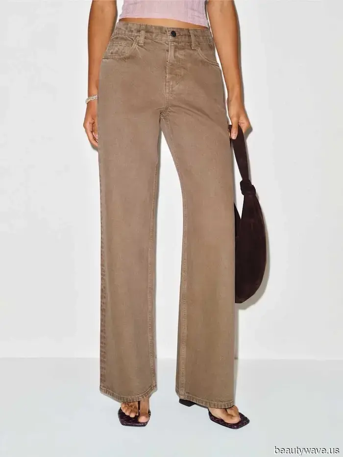 Si quieres lucir más elegante este otoño, compra un par de pantalones y un par de jeans en este color.