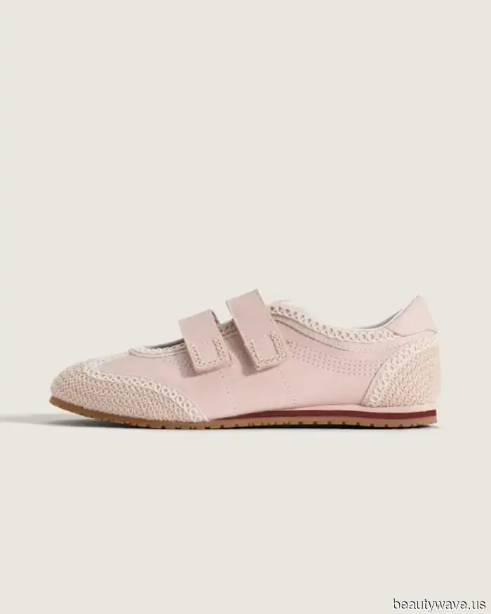 The Specific Sneakers That Everyone With Great Style Will Be Sporting This Fall