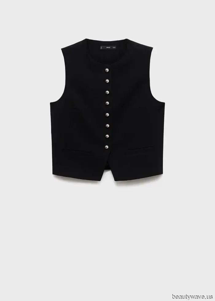 I realize I can’t be Zoë Kravitz, but I can certainly dress like her—6 fall outfits I’m replicating right away.