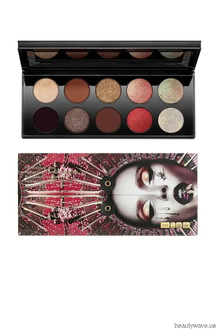 Feral, Campy e Pieno di Riferimenti: il Trucco On-Screen di Jessie Buckley Analizza &lsquo;The…