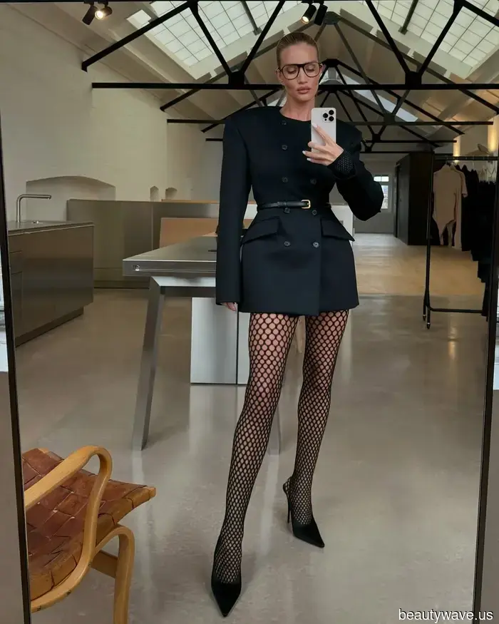 No Sequins, No Florals—The Chic Party Dress Preferred by Margot Robbie and Rosie HW