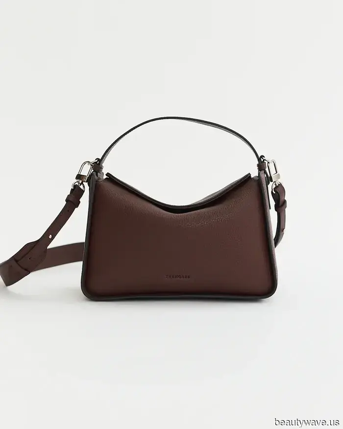 Everywhere I see, fashionable dressers are replacing designer bags with this classic, trend-savvy style.