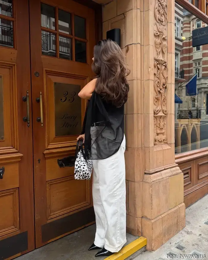 Everyone in my feed is sporting baggy jeans—here are the 7 shoes that they look most stylish with.