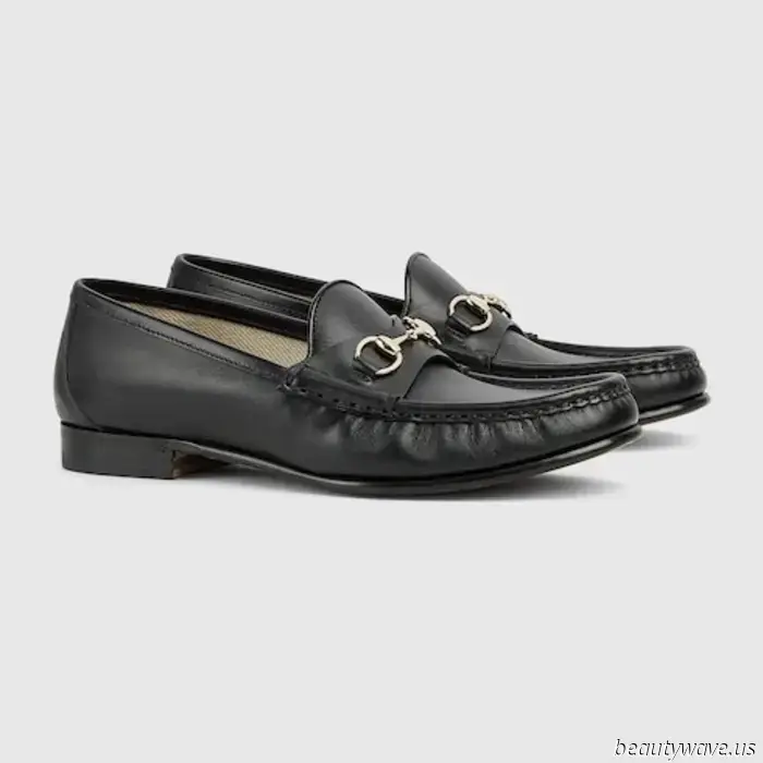 Diese Loafers haben seit 70 Jahren Kultstatus, aber 2025 wirst du sie nur noch so gestylt sehen.