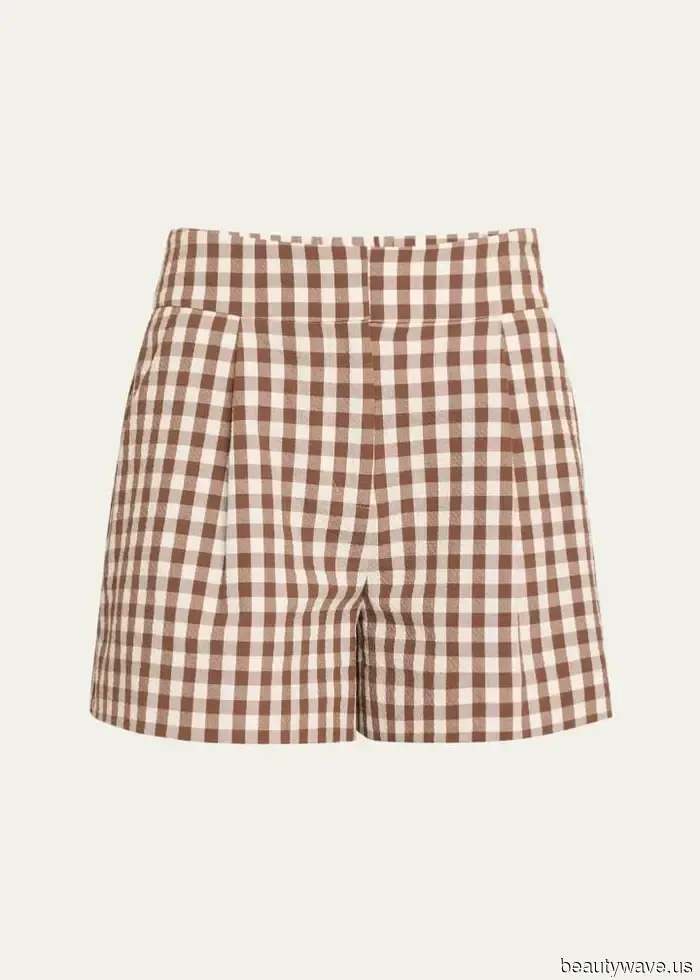 Il Fashion Set Ha Parlato: Questo Set Stampato È L'Uso Ufficiale Della It-Girl Dell'Estate 2025