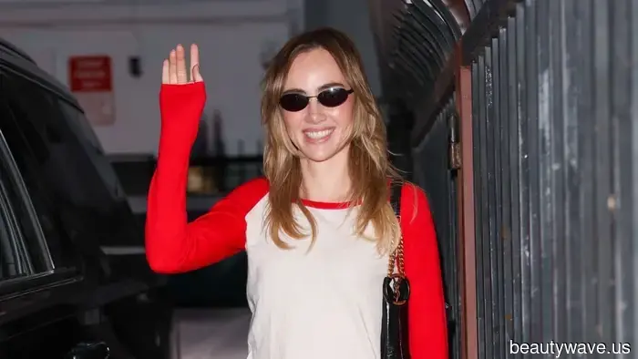 FYI: La tendencia de camisas de verano que la gente de moda usa con zapatillas también es perfecta para el otoño.