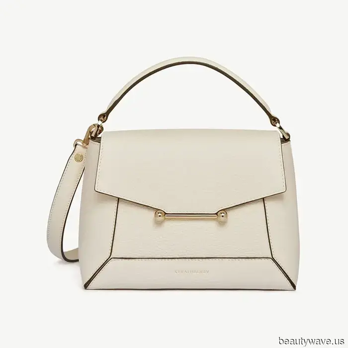 Так много стильных женщин, за которыми я слежу, владеют этой элегантной, неожиданной сумкой&mdash;Теперь она на распродаже