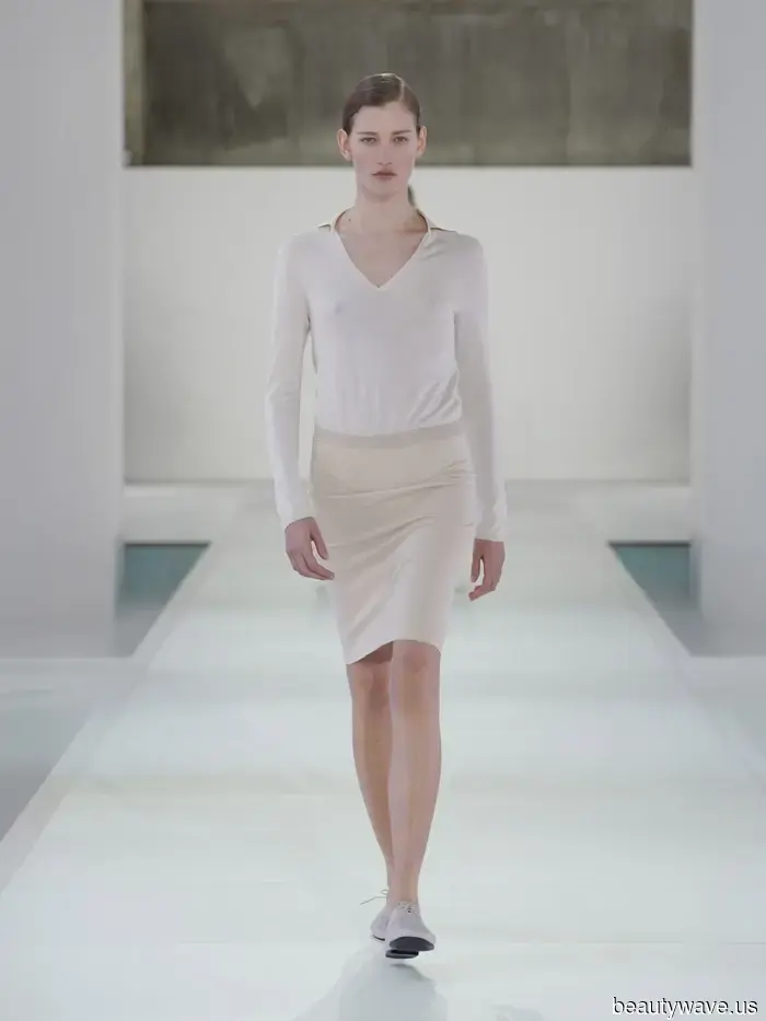 The Spring 2026 COS Show combines elements of American Gigolo and '90s Minimalism in a Seoul bathhouse setting.