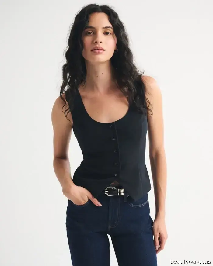 La mia amica mi ha chiesto cosa c'è di buono da Abercrombie RN&mdash;le ho inviato questi 31 pezzi in saldo chic anni '90.