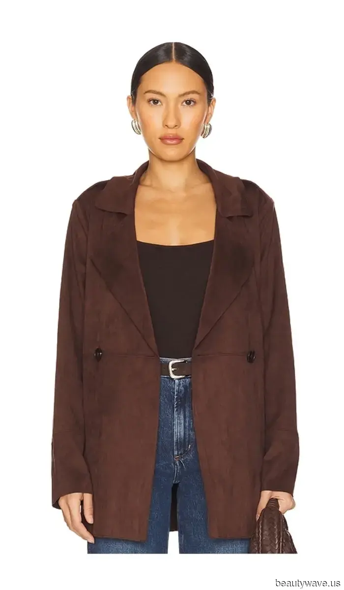 Cooler Than a Trench—This Coat Trend Is Subtly Dominating for Fall.