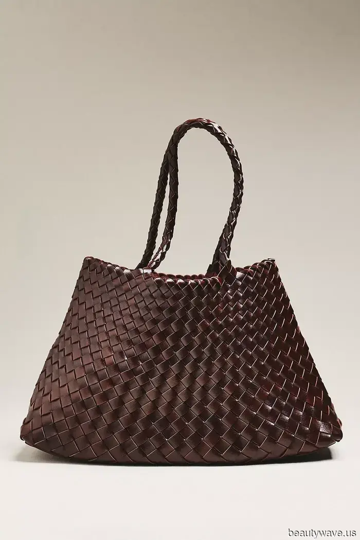 Everywhere I see, fashionable dressers are replacing designer bags with this classic, trend-savvy style.