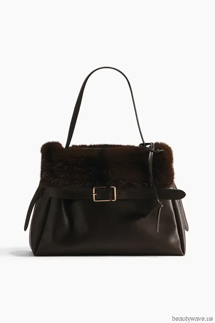 No Pillbox Hats or Capes—this Winter's Accessory Trend for the Stylish: the "Rich" Look