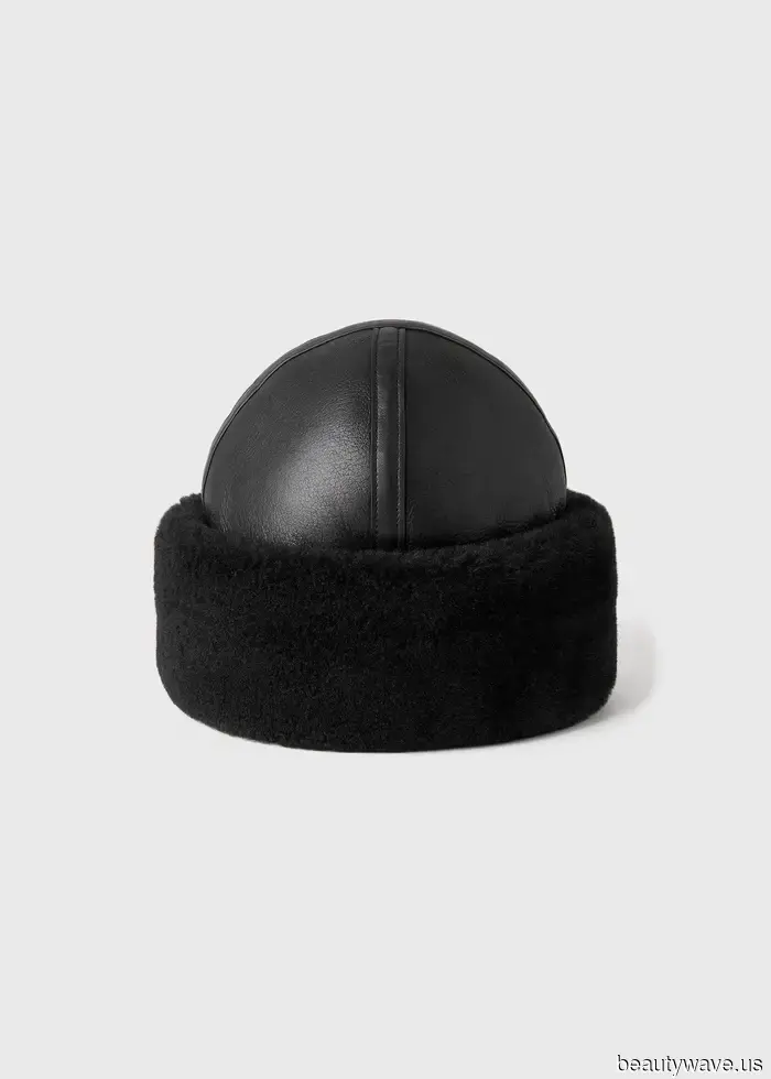 My friend inquired about how I manage to dress stylishly in such cold weather—these 7 chic pieces are the key.