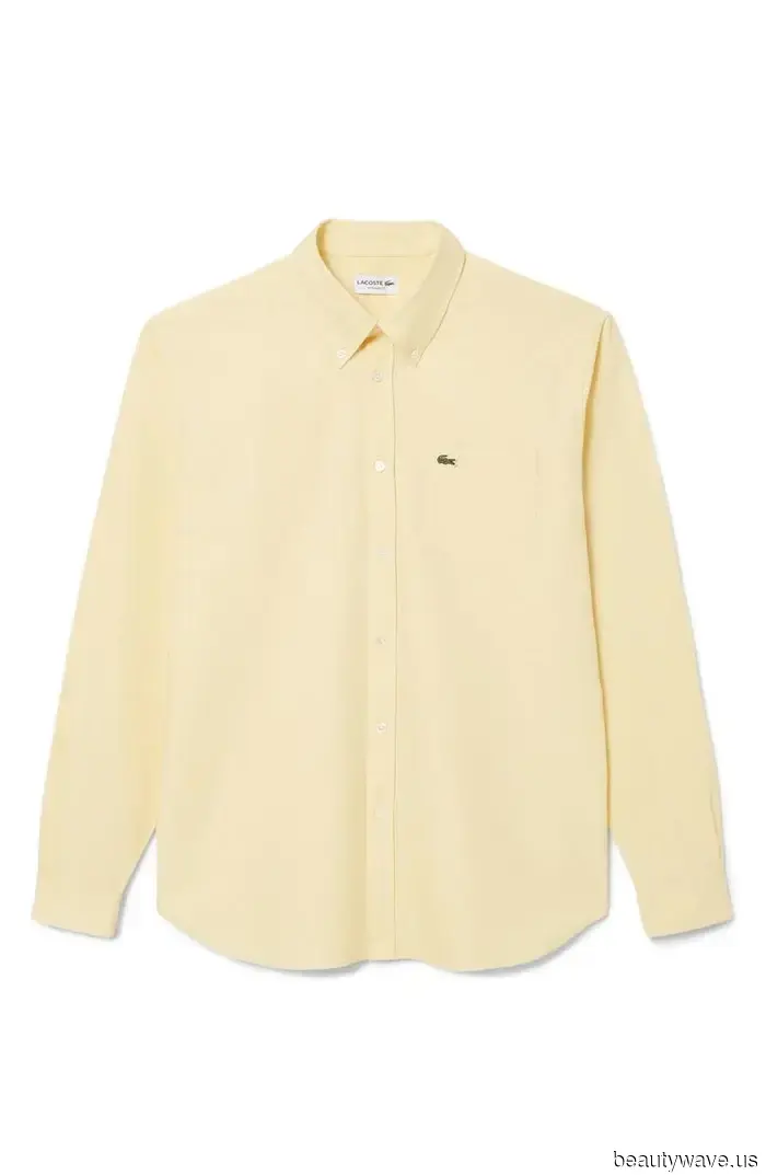 Jeans Along with These 2 Anti-Basic Colors Create the Formula for Trendy Outfits This Fall