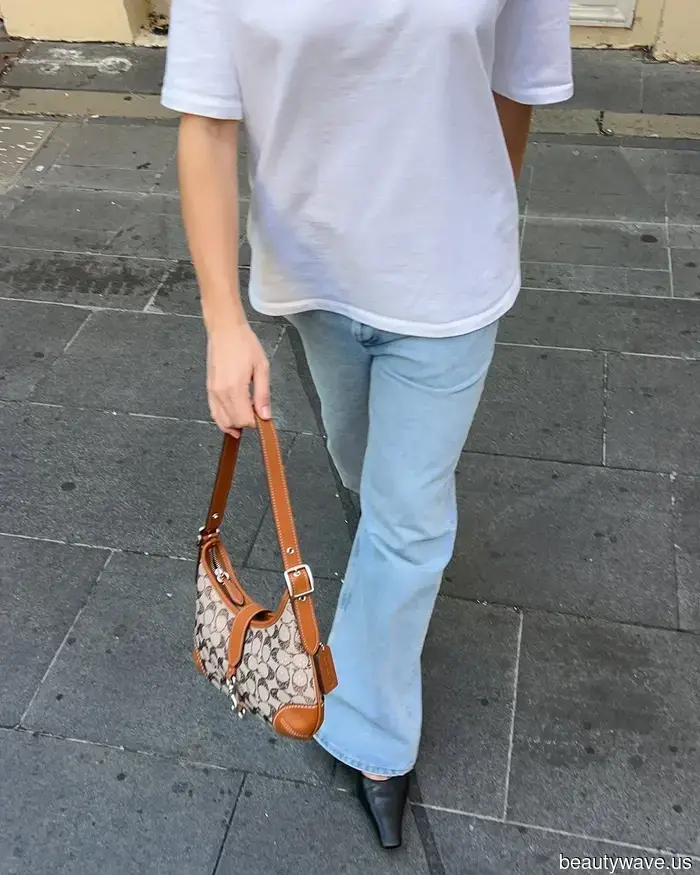 This timeless shoe is the Parisian's hidden trick for styling jeans with a polished look in the fall.