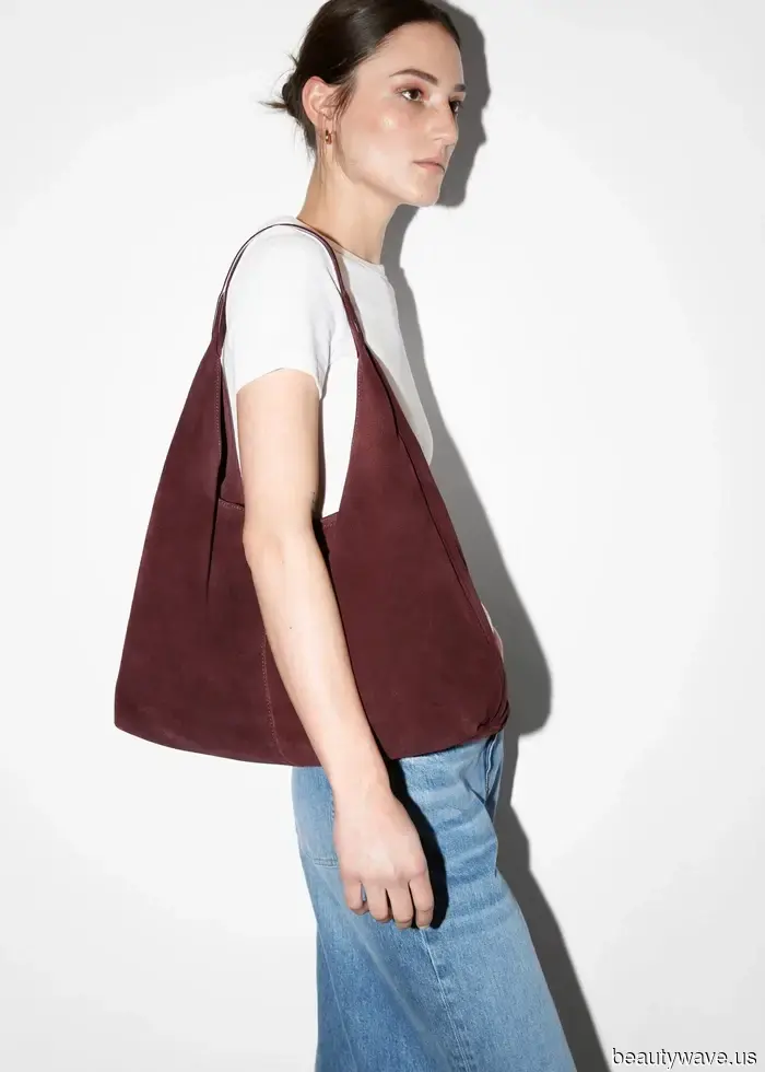 When I want my simple T-shirt dress to appear elegant, these are the shoes and bag I pair with it.