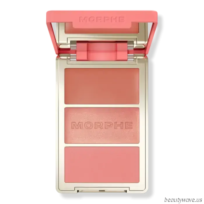 I came across this $19 blush at BTS during NYFW—now it has become my top choice for achieving dreamy, dewy makeup.