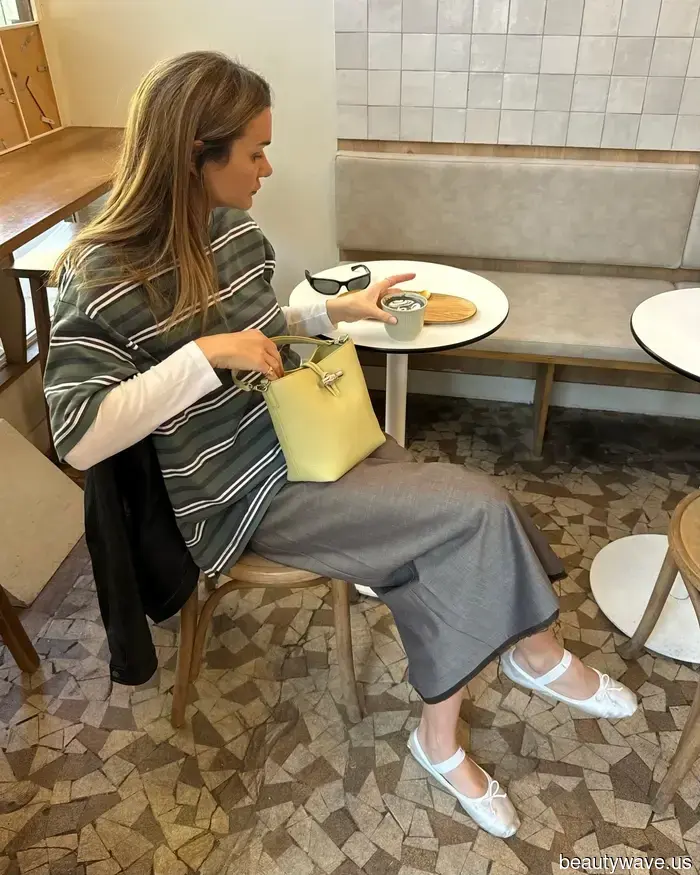 The Most Stylish Women in Paris Turn to These Outfit Combinations When Autumn Comes.