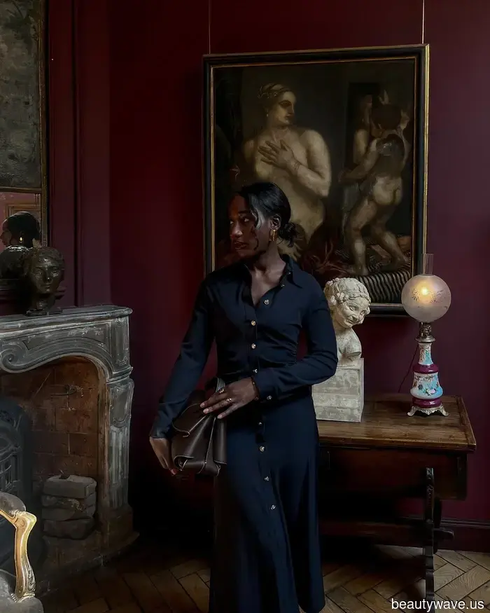 Wool Trench Coats, Tailored Trousers, and These 13 Gothic Fragrances—The Editor's Guide to a Dark Academia Autumn