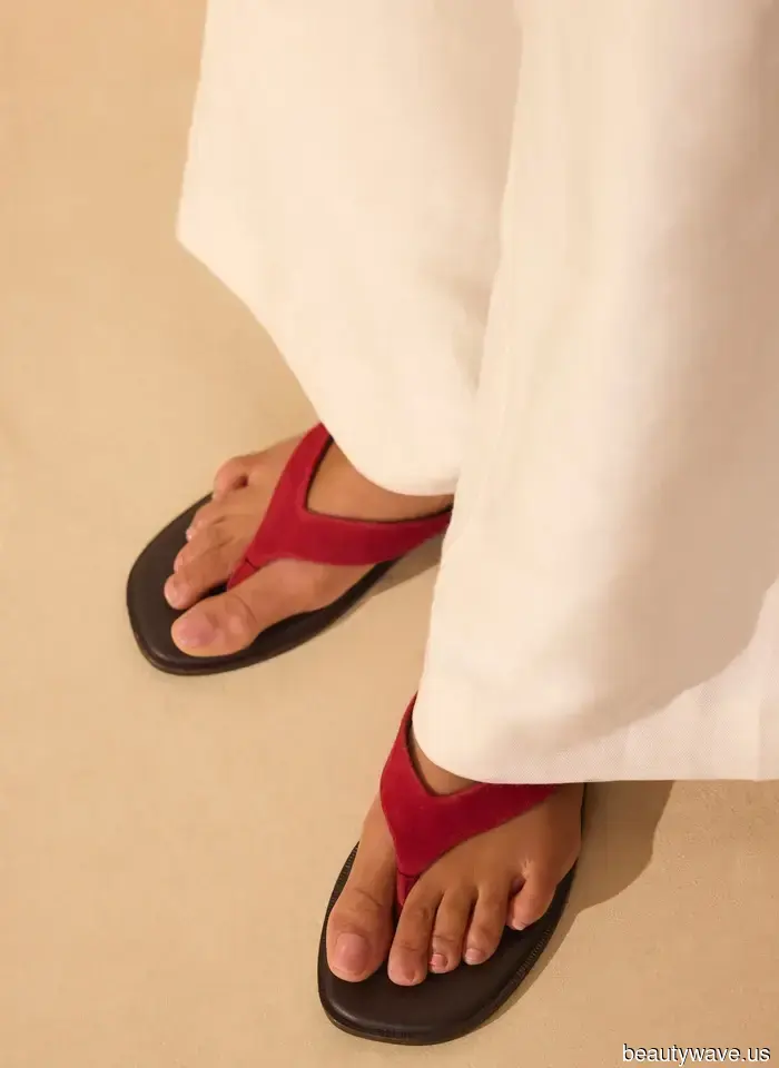 It's Official—These 5 Summer Shoes Are Perfectly Paired With Cropped Jeans.
