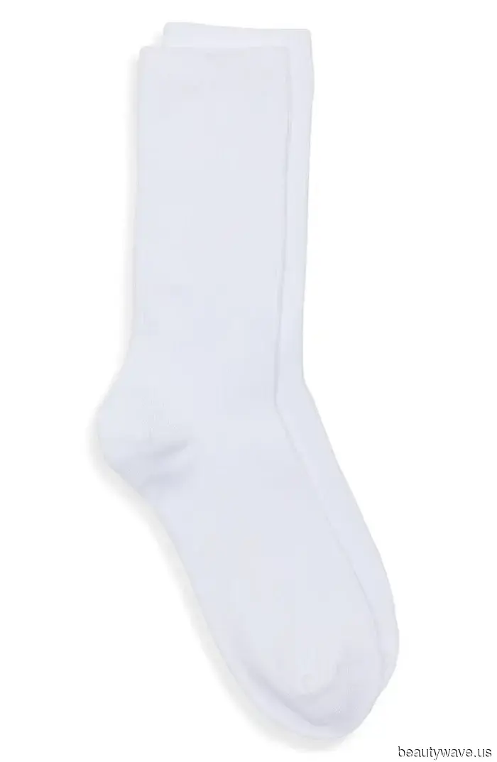 In Los Angeles, every fashionista is seen in this specific legging ensemble paired with these untrendy sneakers.