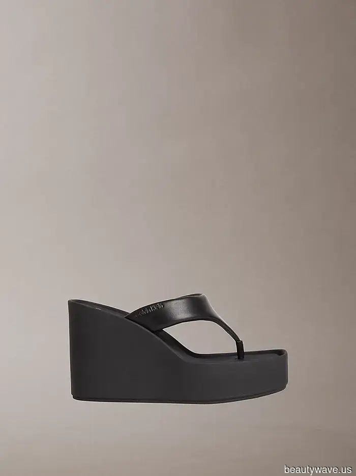 Believe me: Jeans, skirts, and shorts always appear more luxurious when paired with these flip-flops.