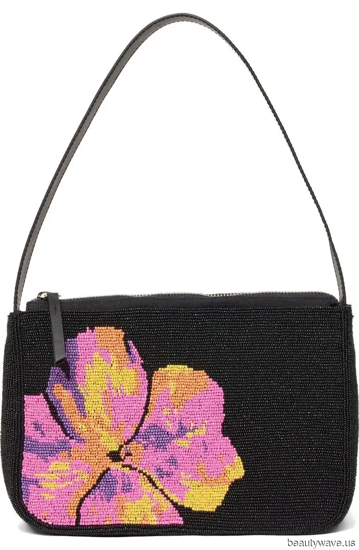 Модные люди сейчас тянутся к маленьким бисерным сумочкам&mdash;31 стильный вариант, который привлек мое внимание