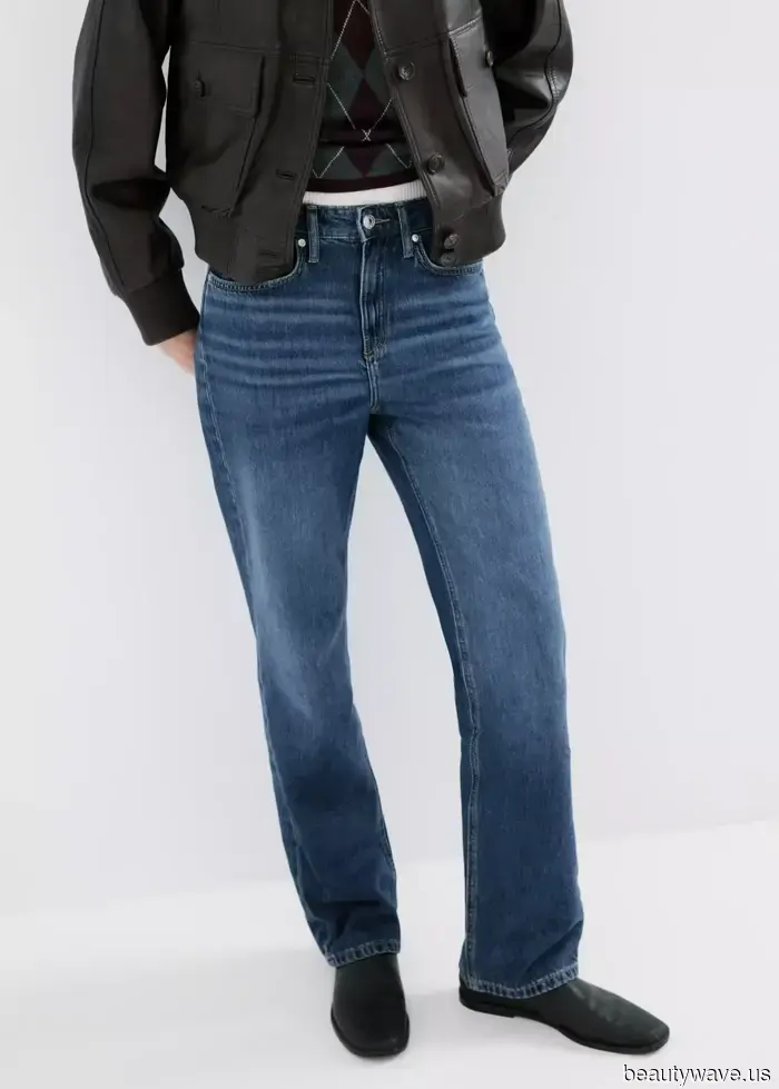 Not Sambas—The Trendiest Over-50s Are Pairing Jeans With These More Stylish Sneakers Instead.