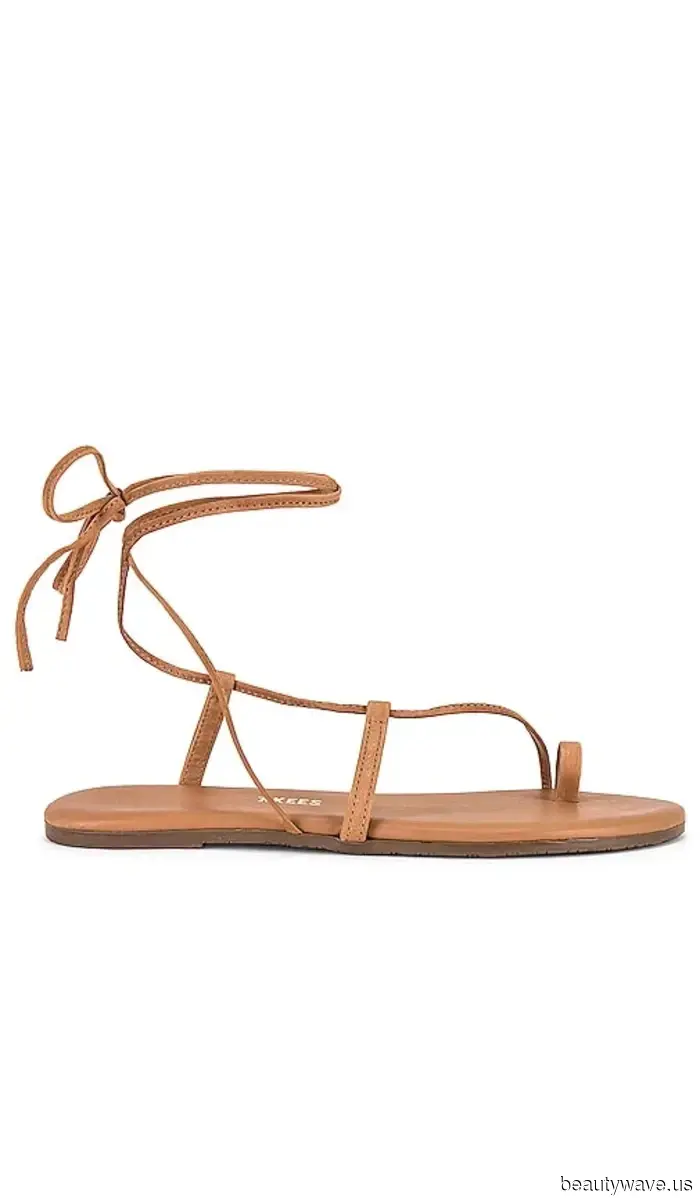 Black sandals are great, but in NYC, it’s common knowledge that this shoe color pairs more stylishly with white pants.