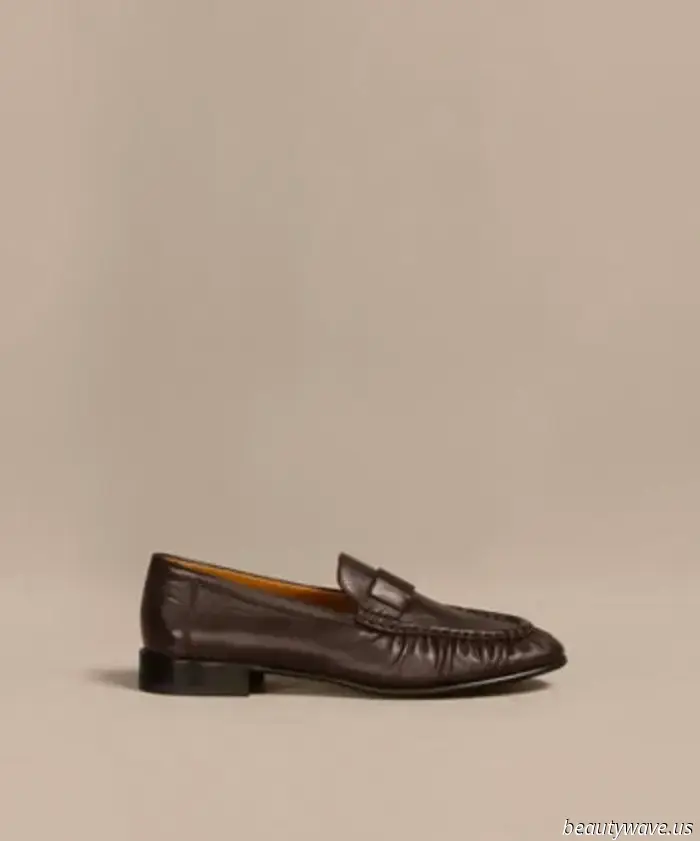 I couldn't help but observe that the trendiest dressers in L.A. consistently pair this shoe style with black trousers.