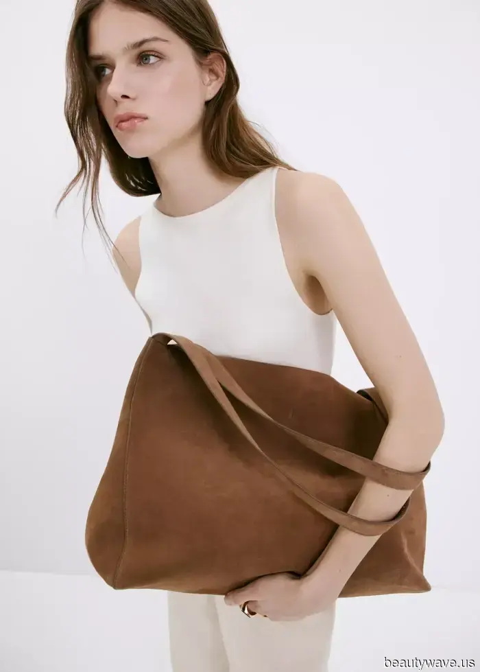 Kendall just sported a color trend that I would never have the courage to travel in.