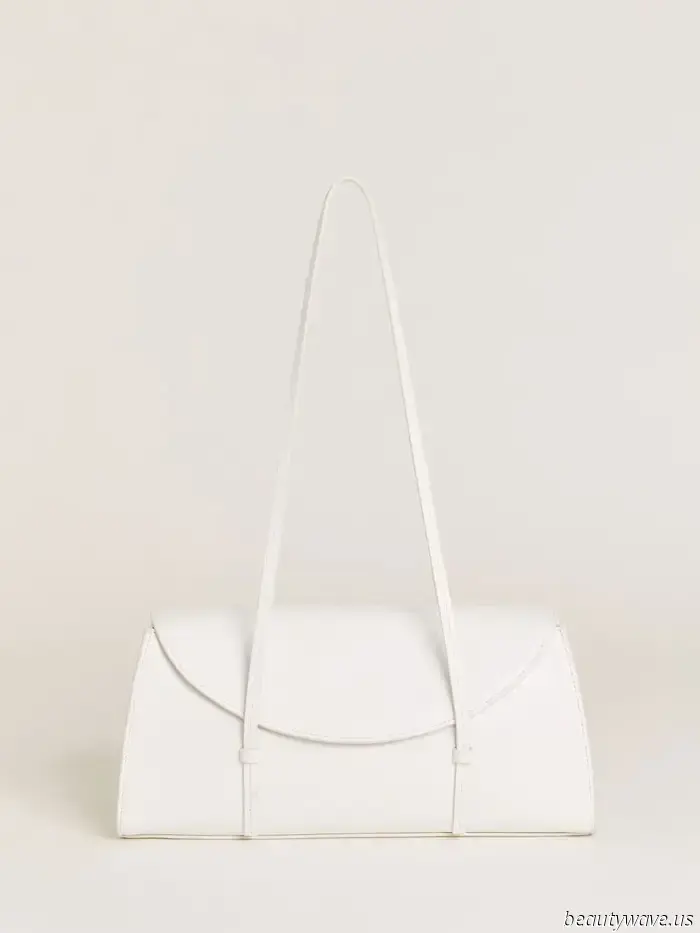 I just returned from Paris and noticed these four summer trends among the most fashionable women.