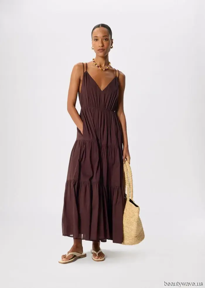 Skirts! Shorts! Stripes! Here are 6 Must-Have Essentials for Petite Women to Include in Their Holiday Packing List This Summer.