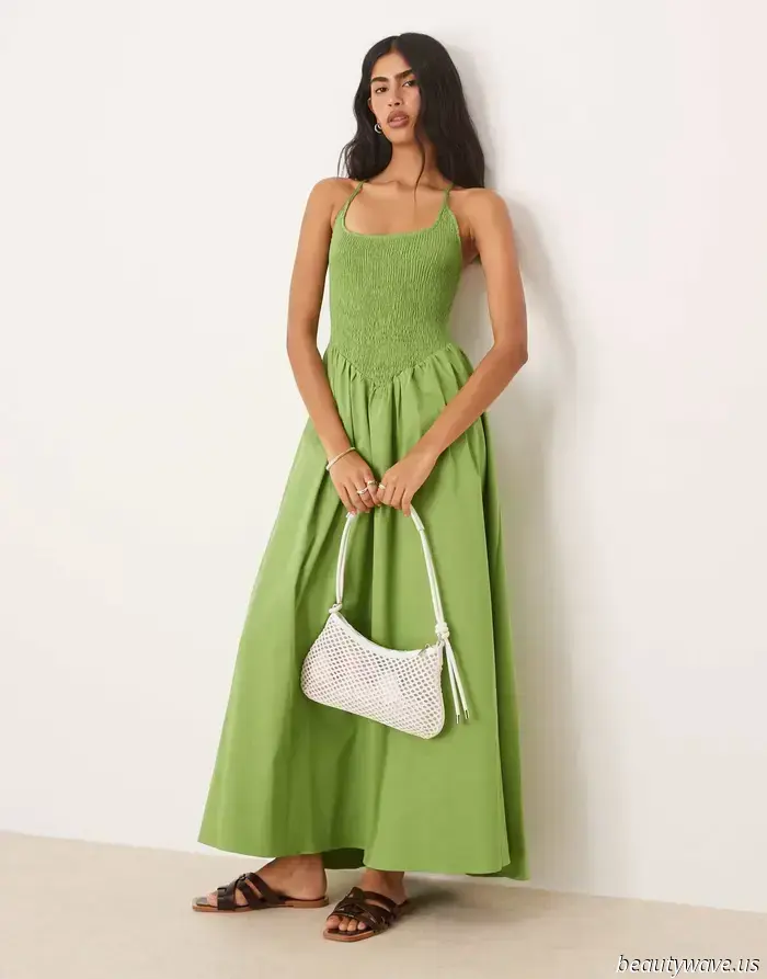 Sigo viendo este vestido de verano elegante en mujeres con estilo, y sorprendentemente es asequible