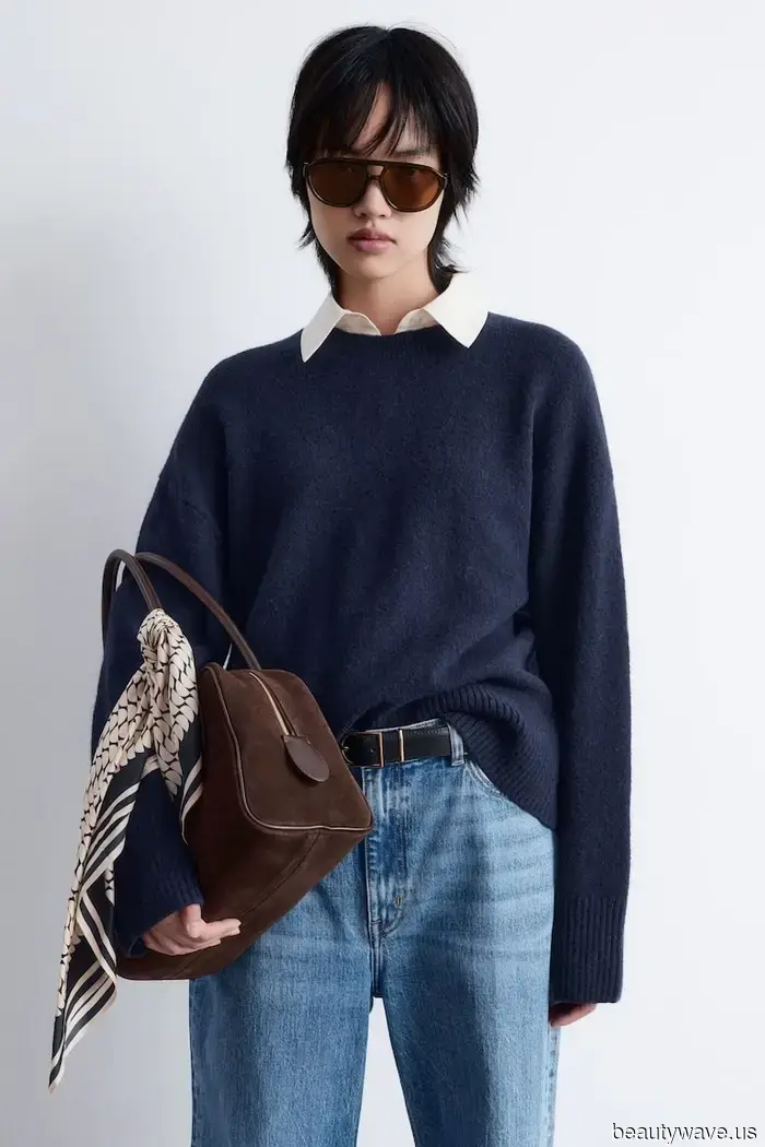 You can pair jeans with almost anything, yet it's this "mundane" piece that gives them an elegant touch.