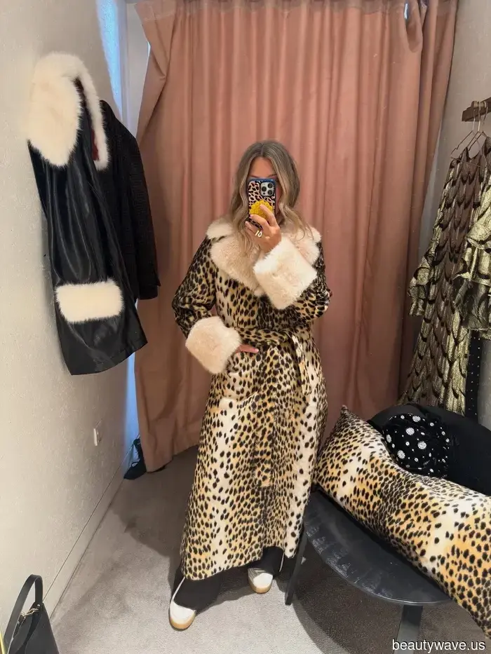 Addio ai noiosi piumini, questo cappotto approvato da Alexa Chung è ciò che ogni editor di moda desidera.