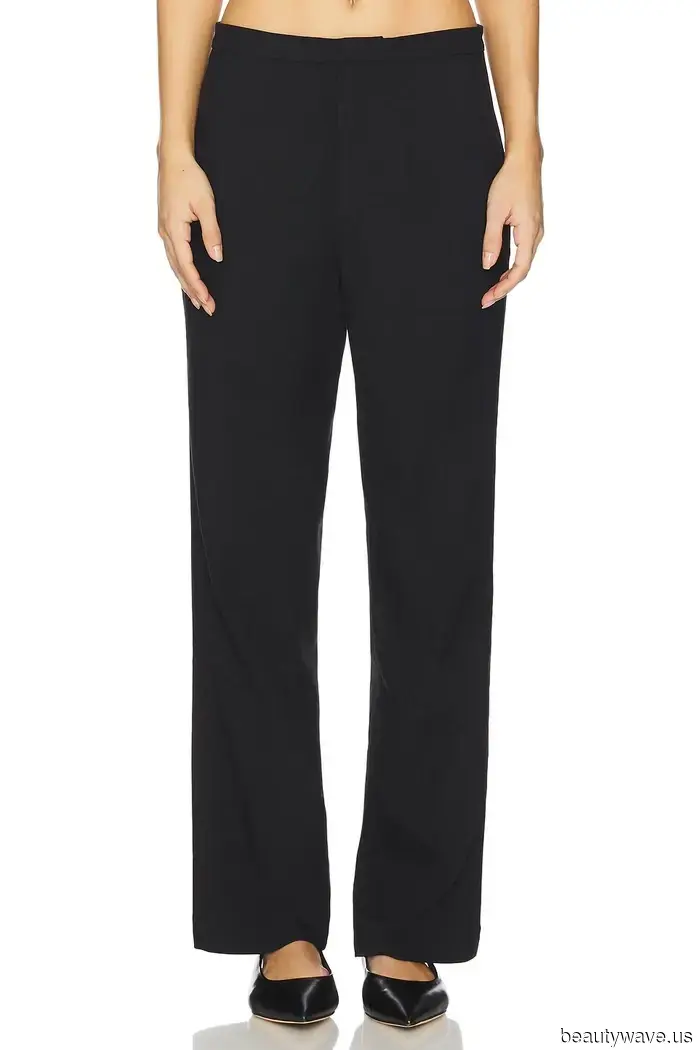 Si amas la ropa atemporal y elegante, esta es la marca para comprar en Revolve.