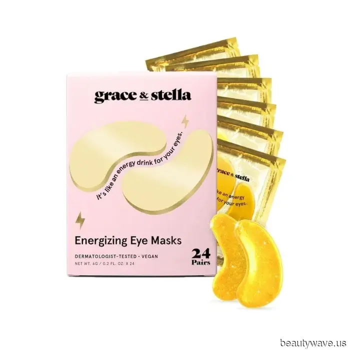 What's in My Bag: 12 Essential Personal Items I Always Take When Flying