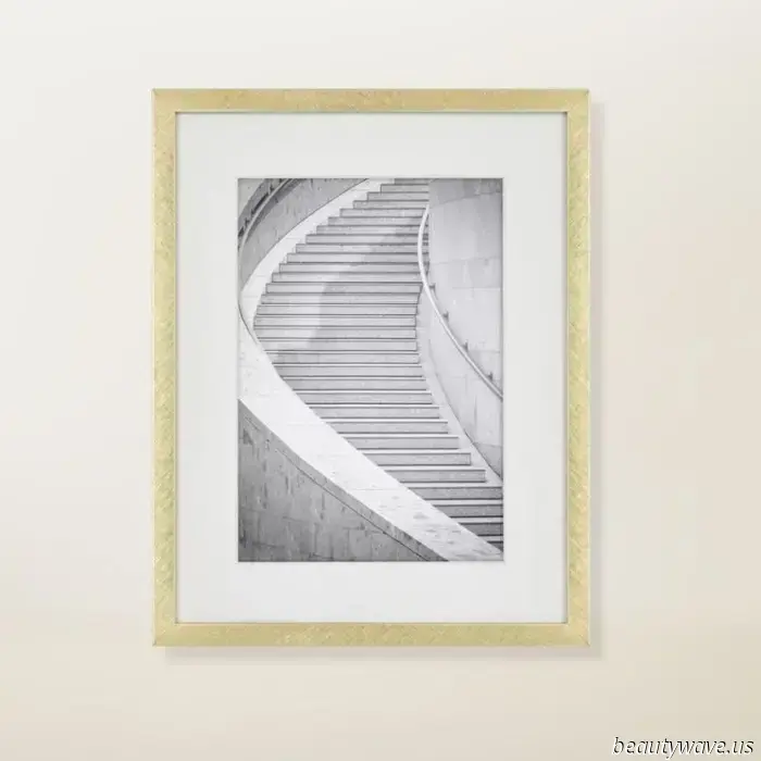 Our Graphic Designer's Chicago apartment resembles that of a luxury hotel.