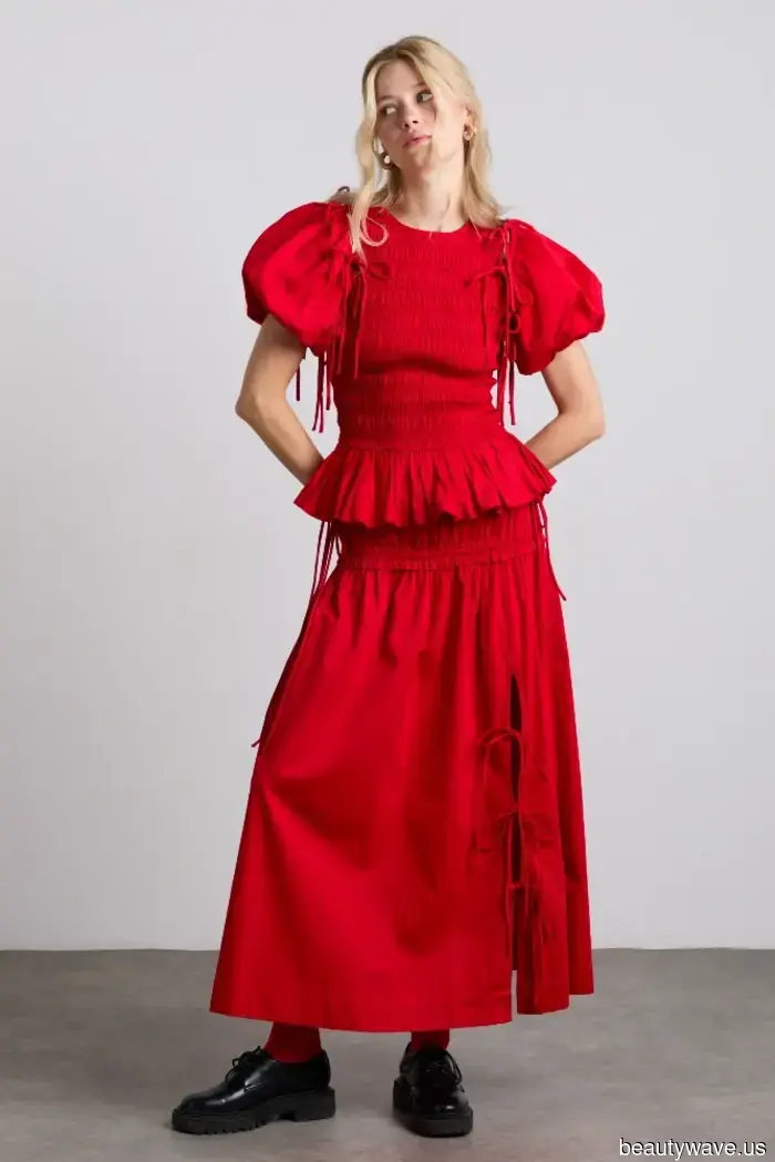 Step Aside, Black — This Is the Skirt Color You Should Wear to Get Compliments When You’re Out and About.