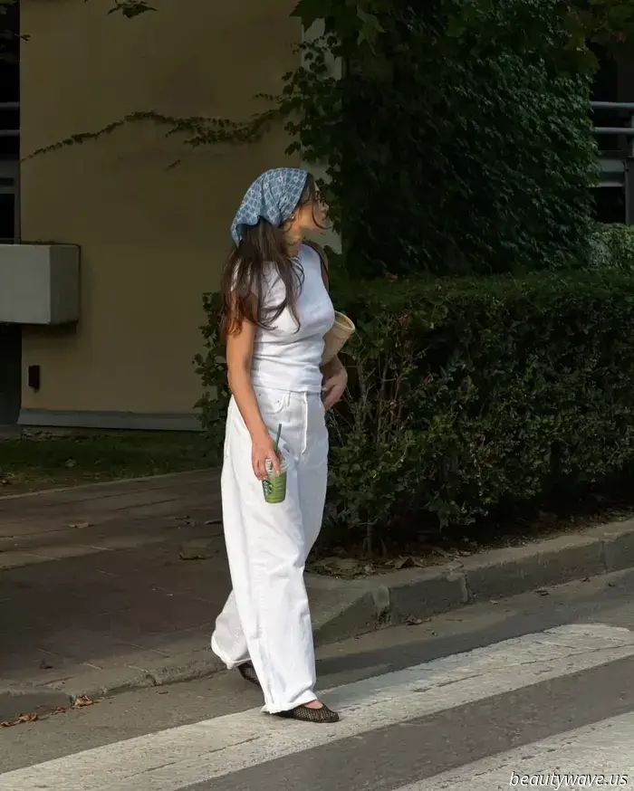Is it just me, or are all the trendy girls now combining ballet flats with this anti-denim pant trend?