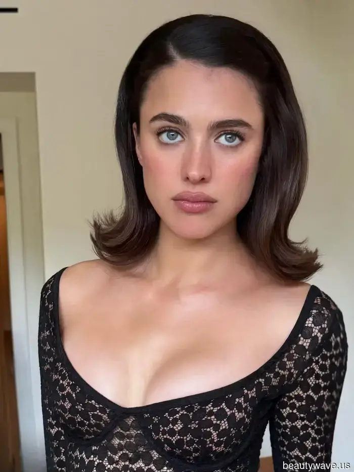 La riga laterale è tornata&mdash;Ecco i modi approvati dalla Gen-Z per acconciarla nel 2026